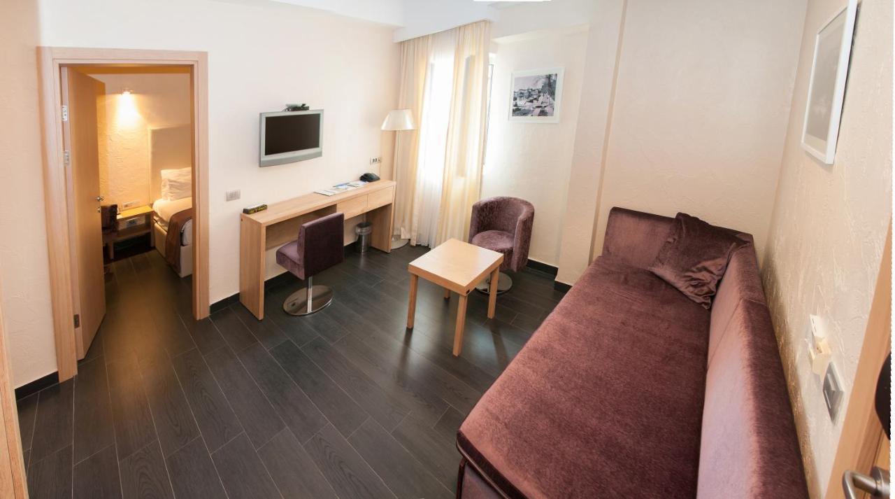 Hotel Astoria Budva Bagian luar foto